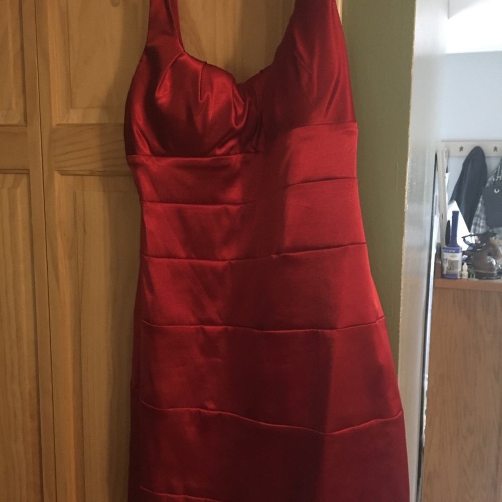 Red satin cocktail dress - Picture 2 of 2